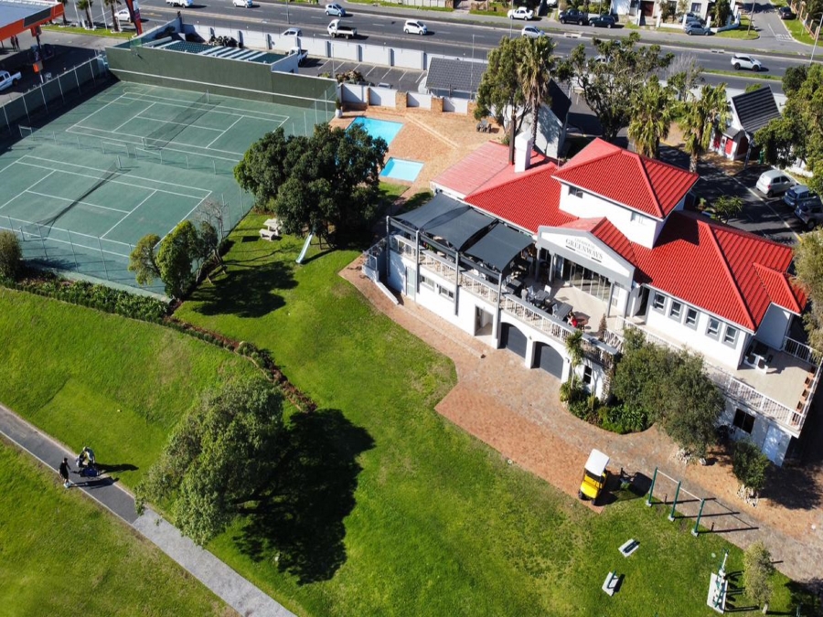 4 Bedroom Property for Sale in Greenways Golf Estate Western Cape